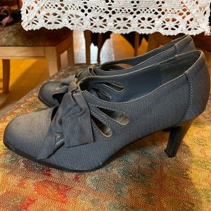 Grey heels